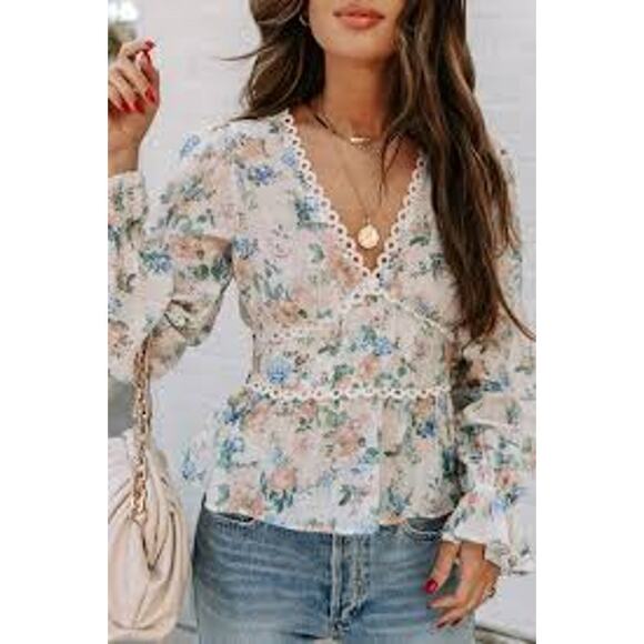 BY THE RIVER Floral Printed Bell Sleeve Top PRAIRIE FEMININE SOFT GIRL COTTAGE M - Picture 1 of 7